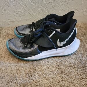Nike Kyrie Basketball Shoes Size 6.5